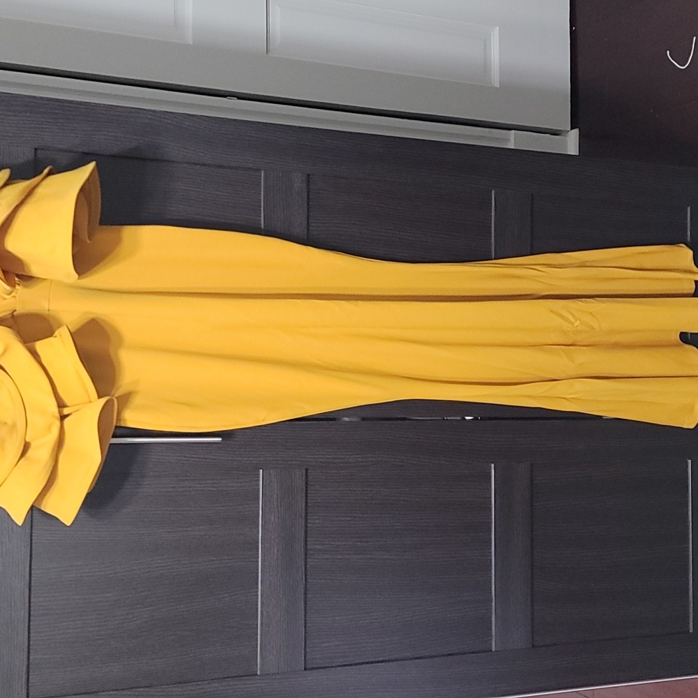 Dress - Picture 2 of 4